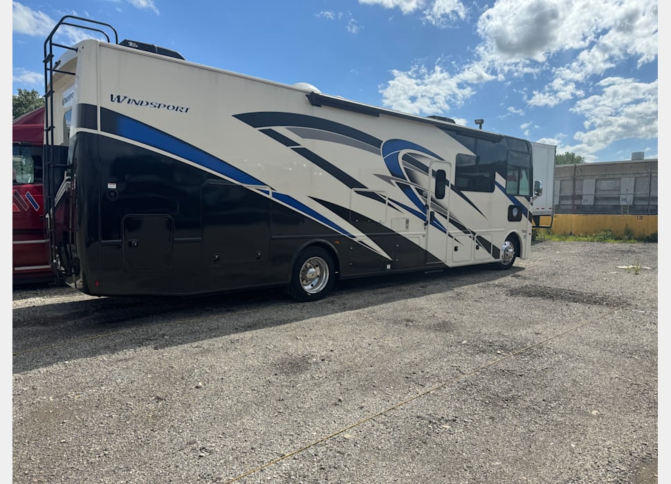 Class A Motor Home rentals in Green Springs