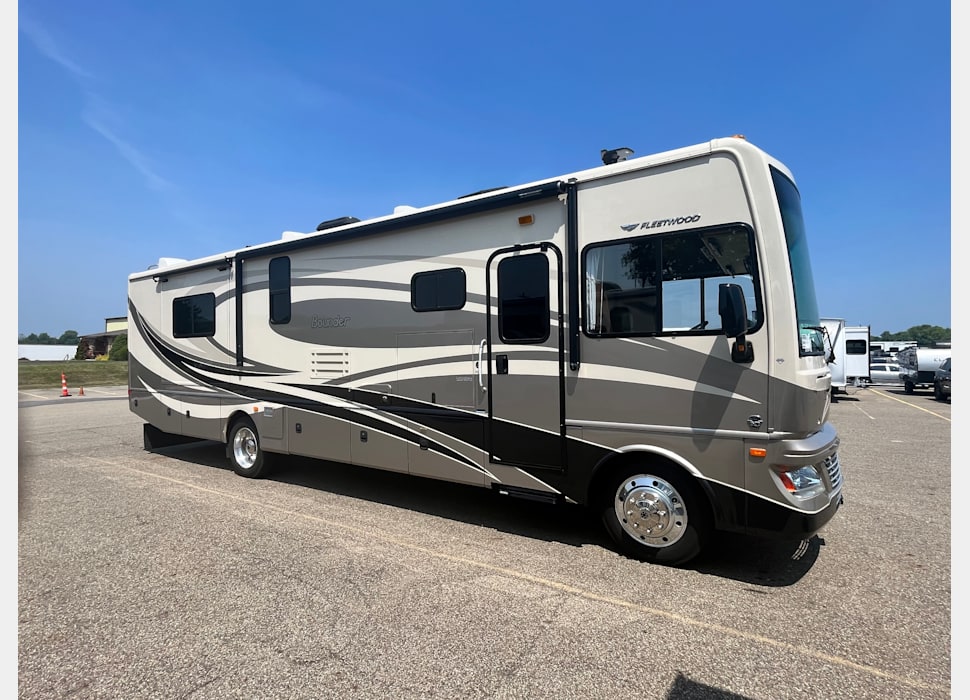 Class A Motor Home rentals in Lorain