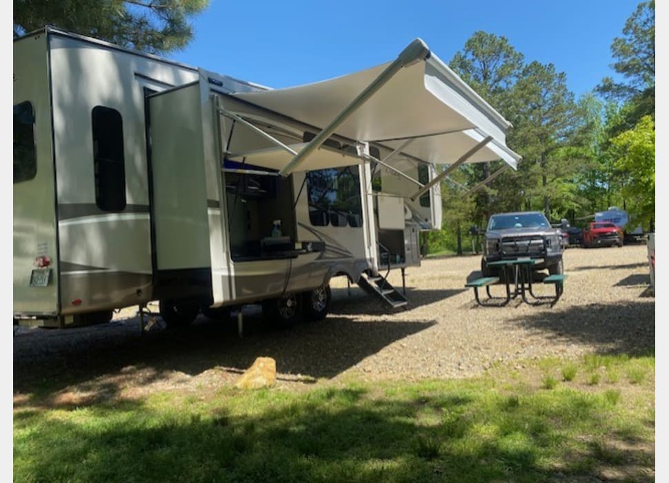 Fifth Wheel rentals in Round Rock