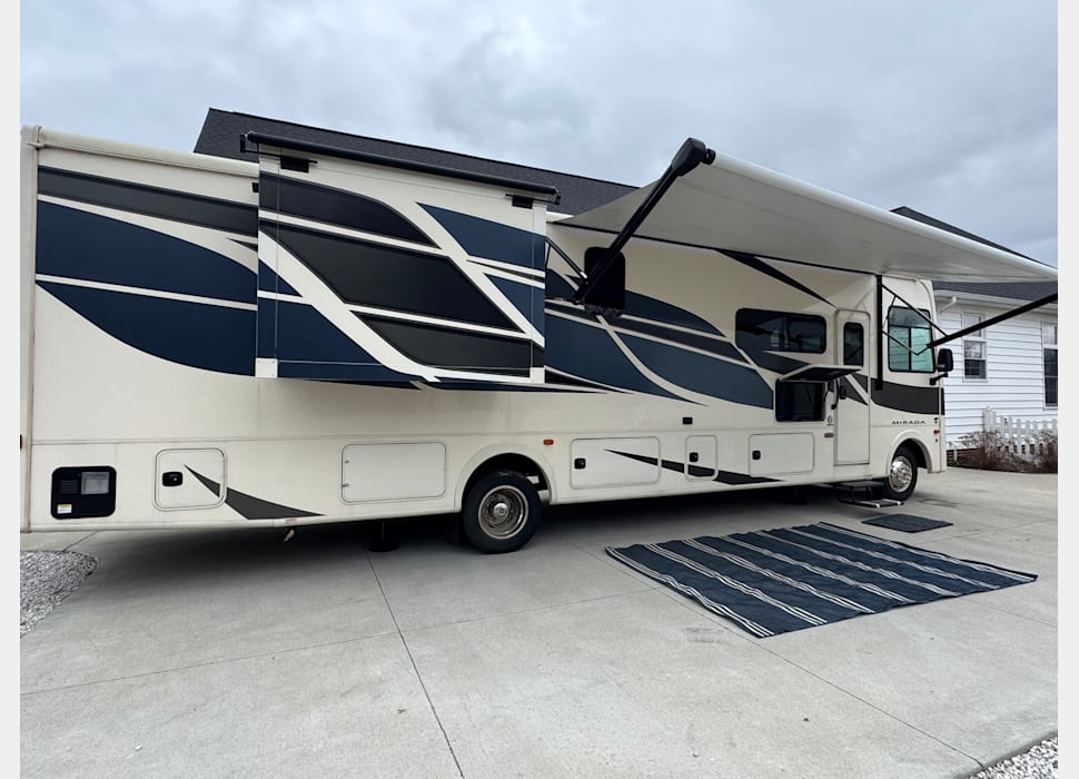 Class A Motor Home rentals in Brackenridge