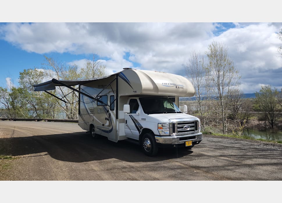 Class C Motor Home rentals in Kennewick