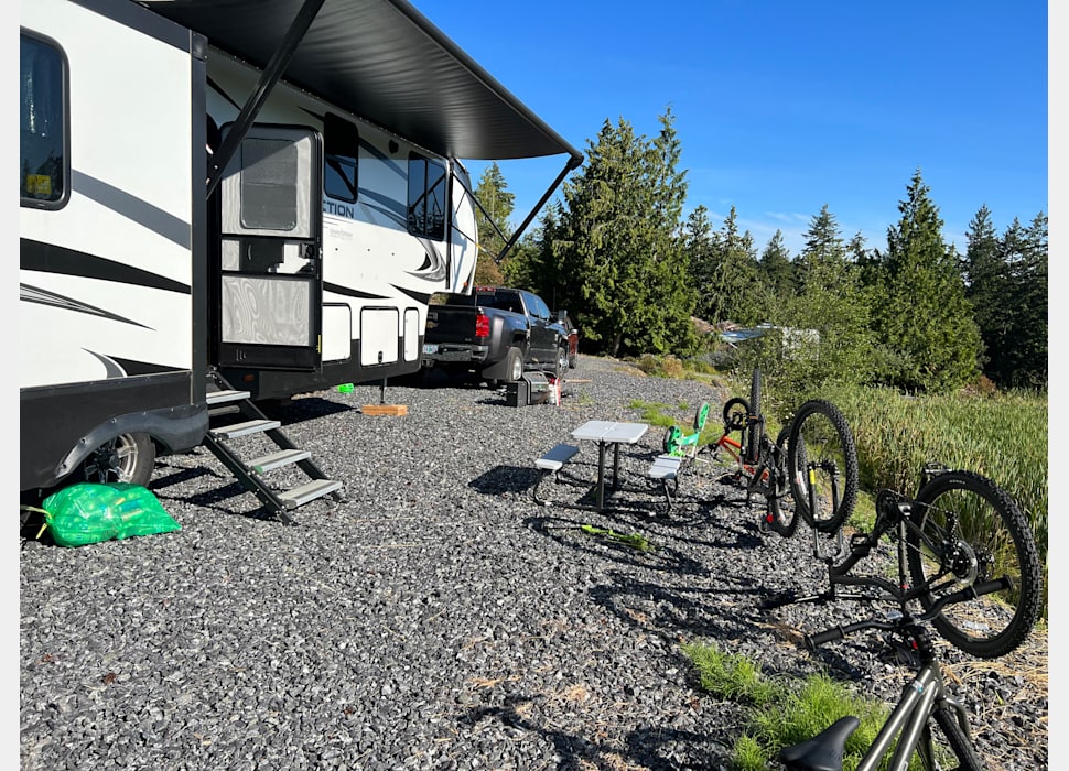 Fifth Wheel rentals in Milwaukie