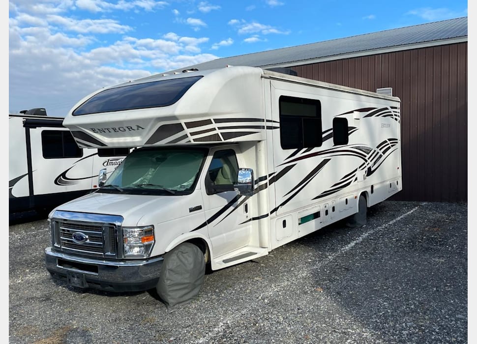 Class C Motor Home rentals in Essexville