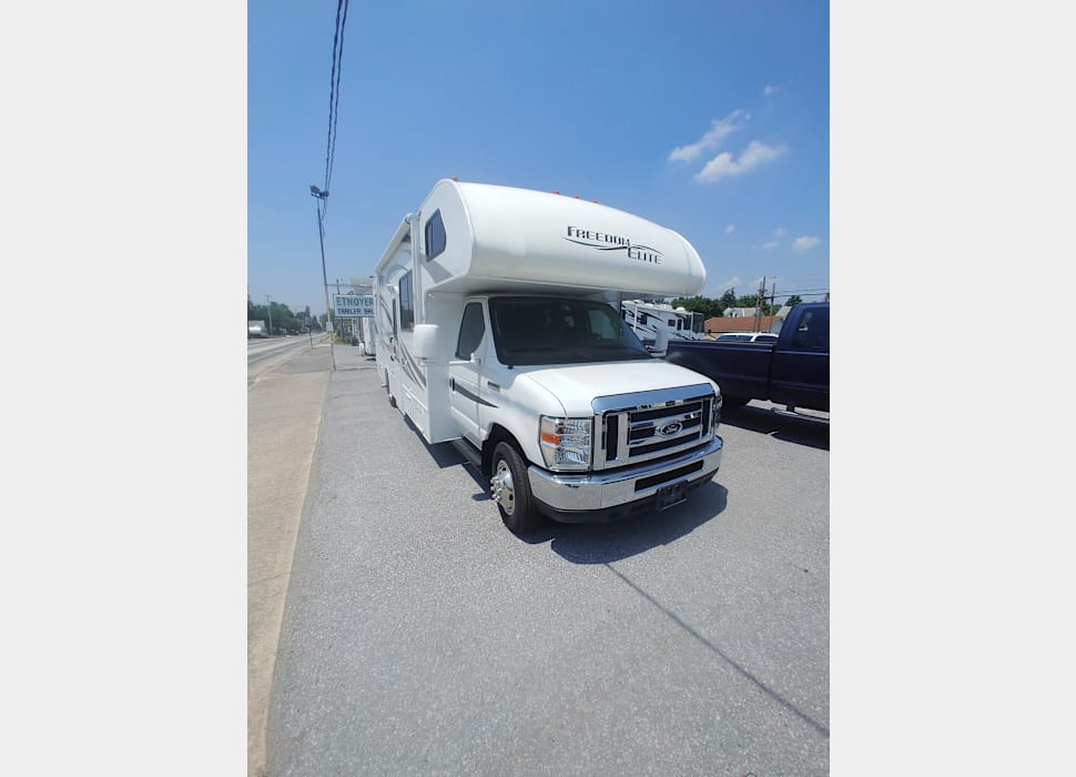 Class C Motor Home rentals in Chantilly
