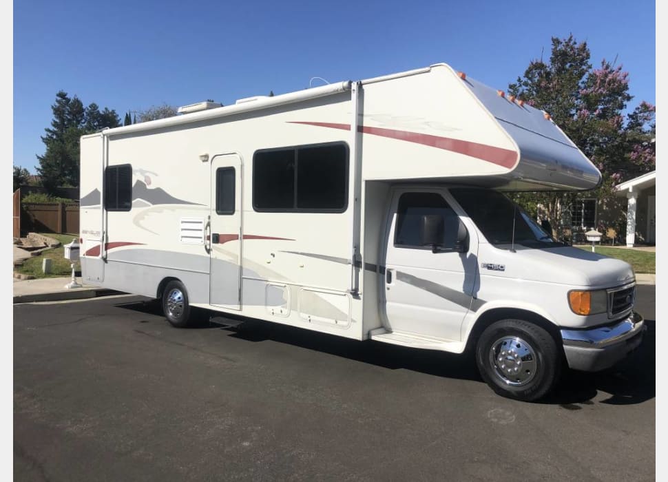 Class C Motor Home rentals in Menifee