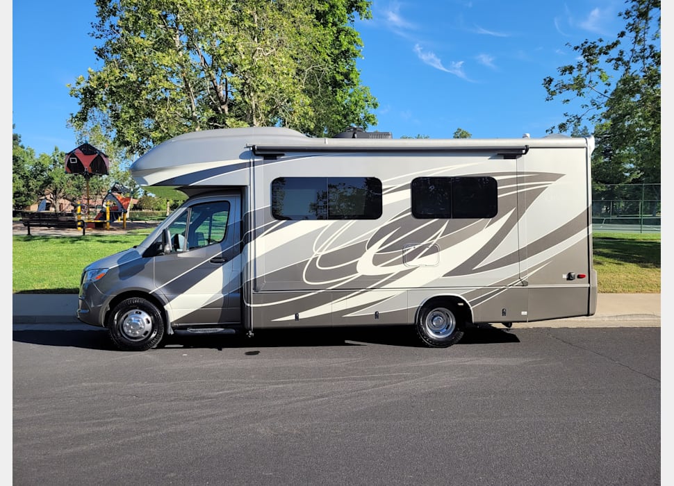 Class C Motor Home rentals in Sacramento