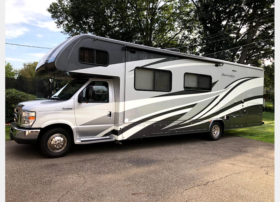 Class C Motor Home rentals in Newton Falls