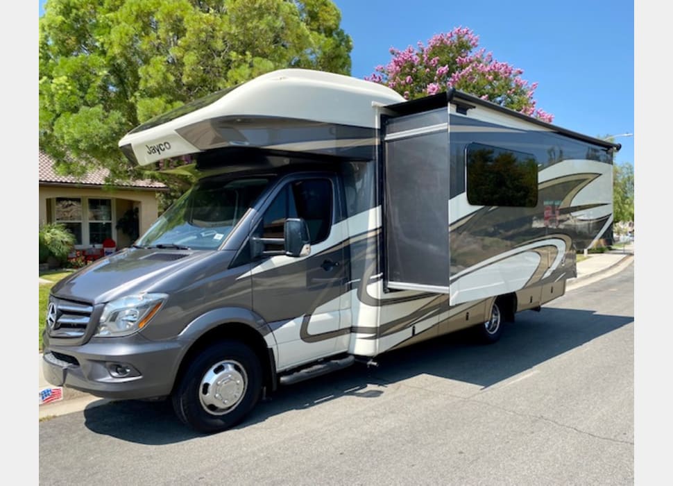 Class C Motor Home rentals in Lutz