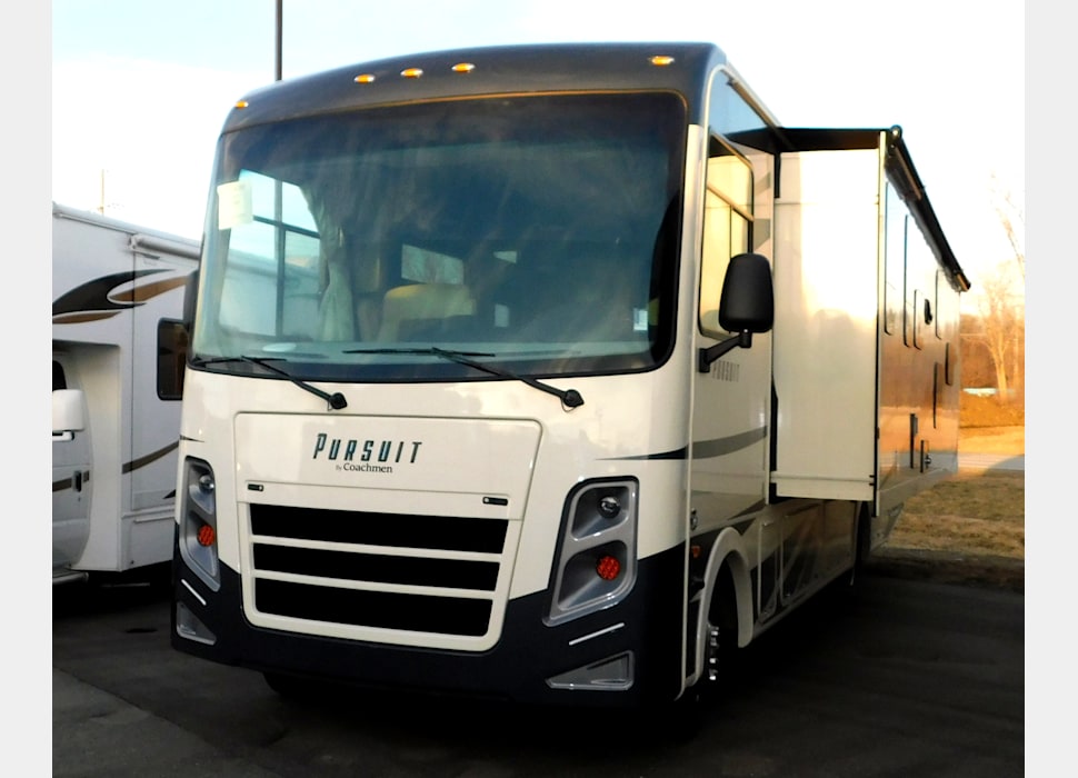 2022 Coachmen RV Pursuit 31BH, RV Rental in Gardner, KS