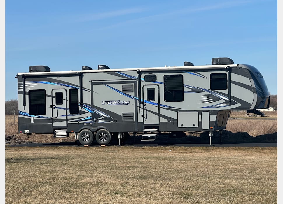 Fifth Wheel rentals in 