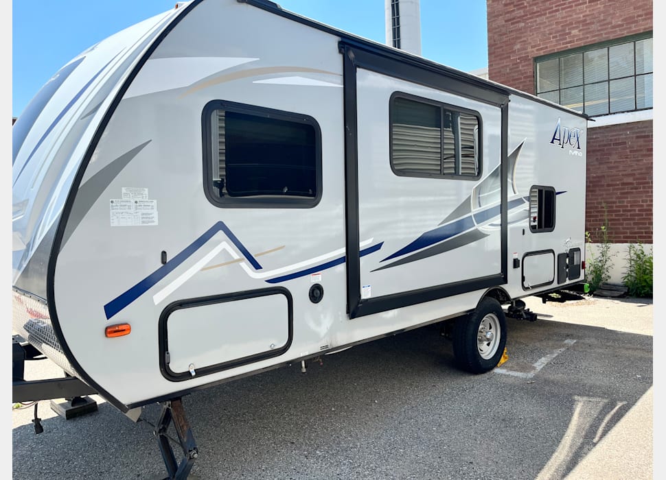 Travel Trailer rentals in Rollingstone