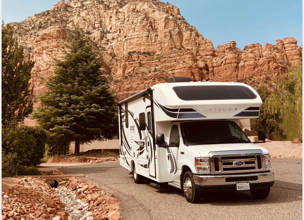 Class C Motor Home rentals in Goodlettsville