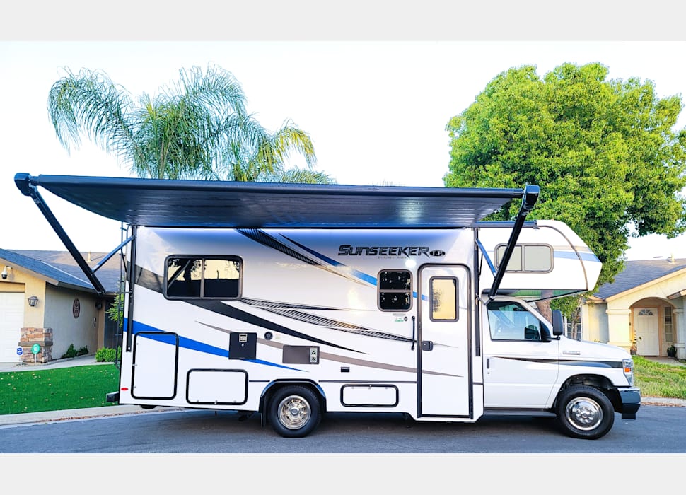 Class C Motor Home rentals in VISALIA
