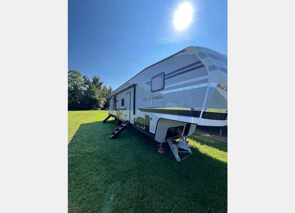 Fifth Wheel rentals in Advance