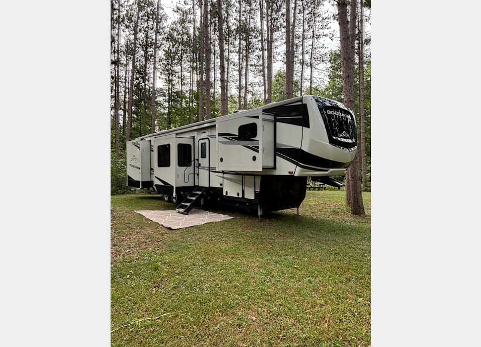Fifth Wheel rentals in Frankfort
