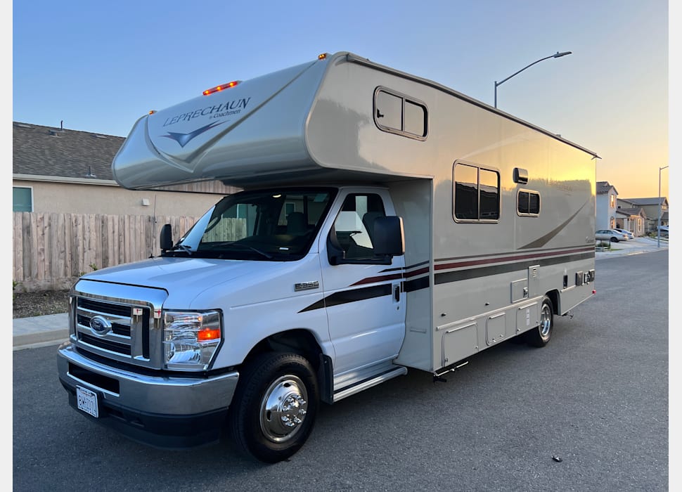 Class C Motor Home rentals in Fresno