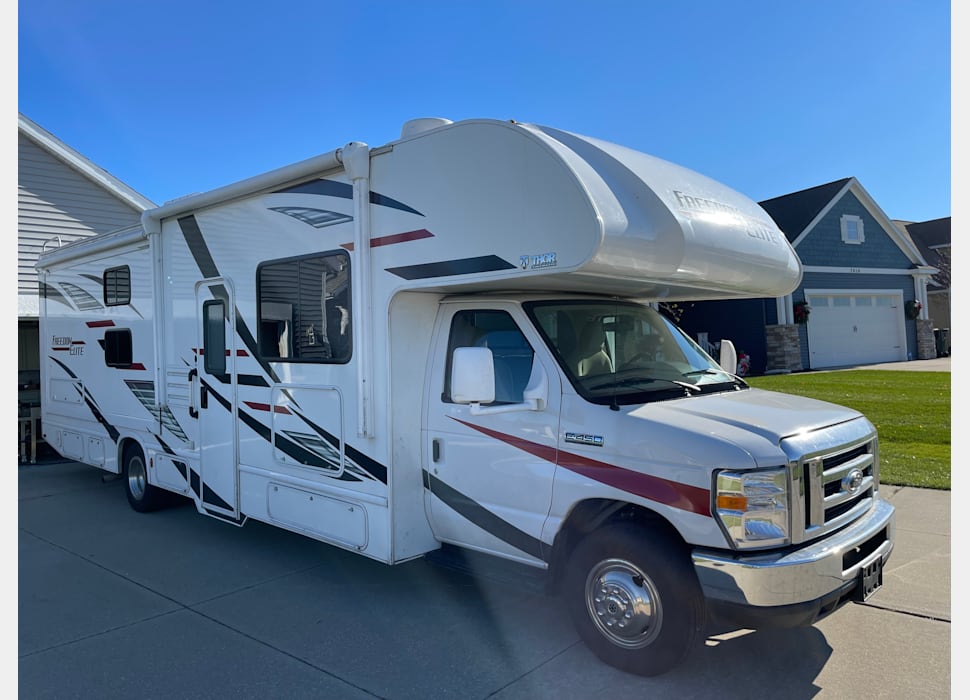 Class C Motor Home rentals in Rockford