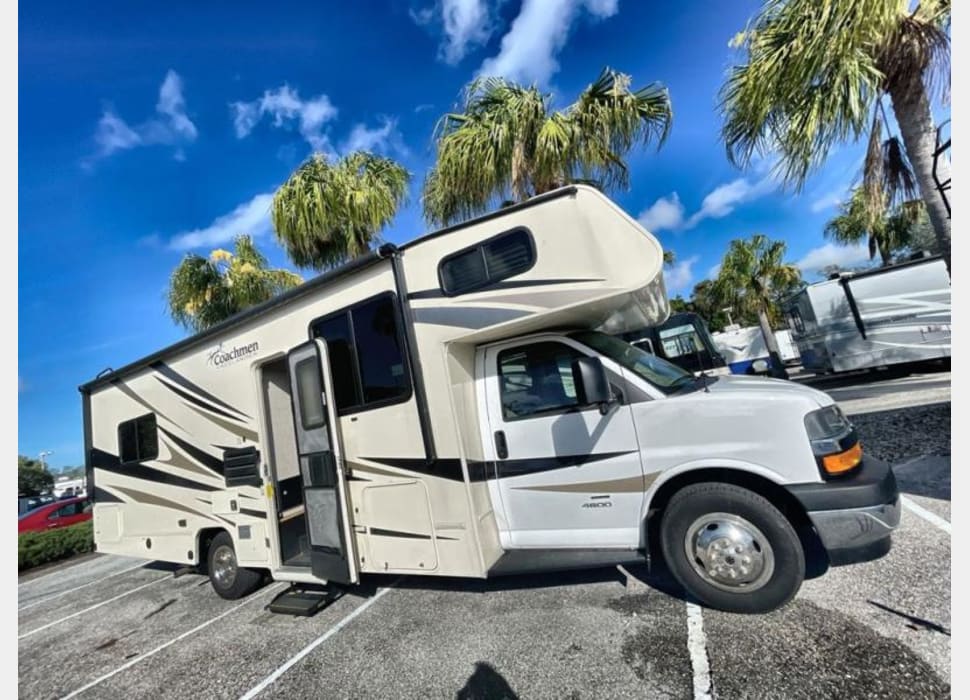 Class C Motor Home rentals in Panama City