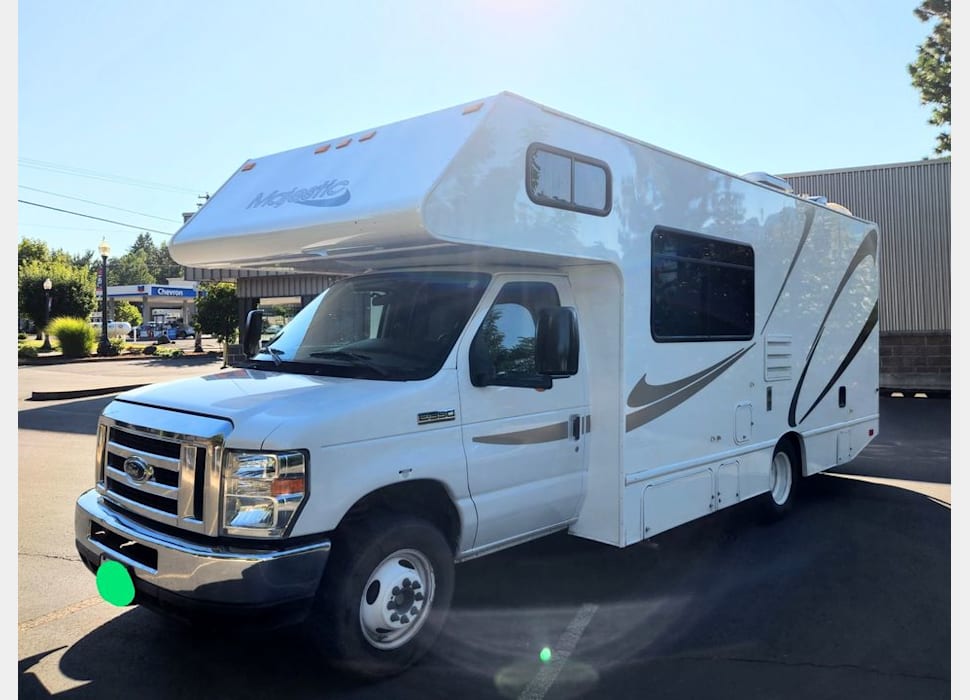 Class C Motor Home rentals in Novato