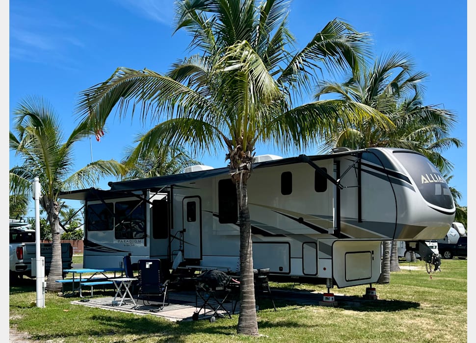 Fifth Wheel rentals in LAKE PARK