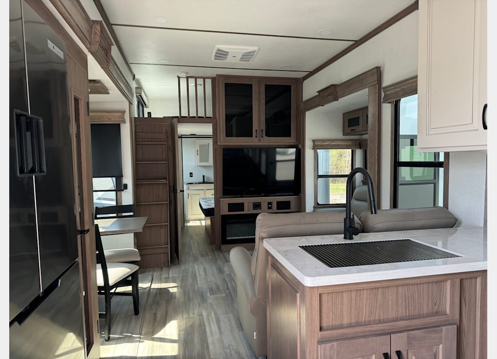 Fifth Wheel rentals in Seymour