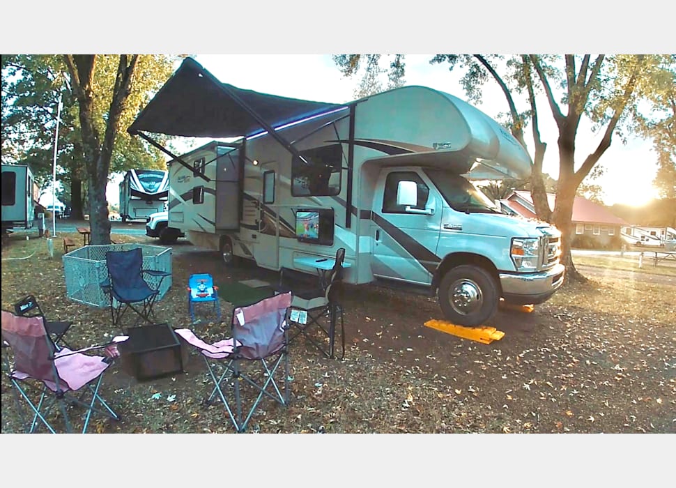 Class C Motor Home rentals in Cleveland