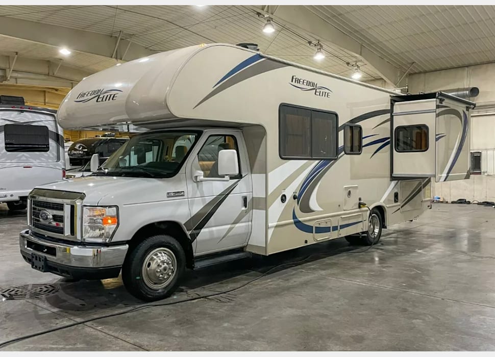Class C Motor Home rentals in Siloam Springs