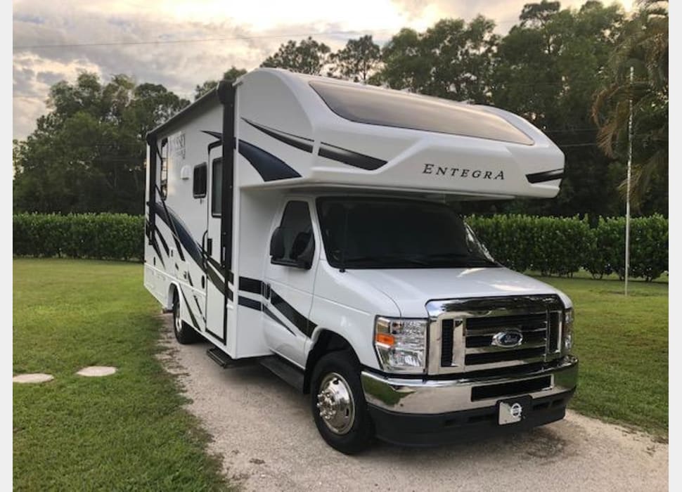 Class C Motor Home rentals in Miami