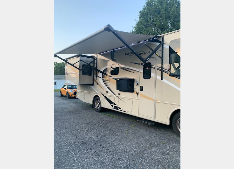 Class A Motor Home rentals in Pasadena