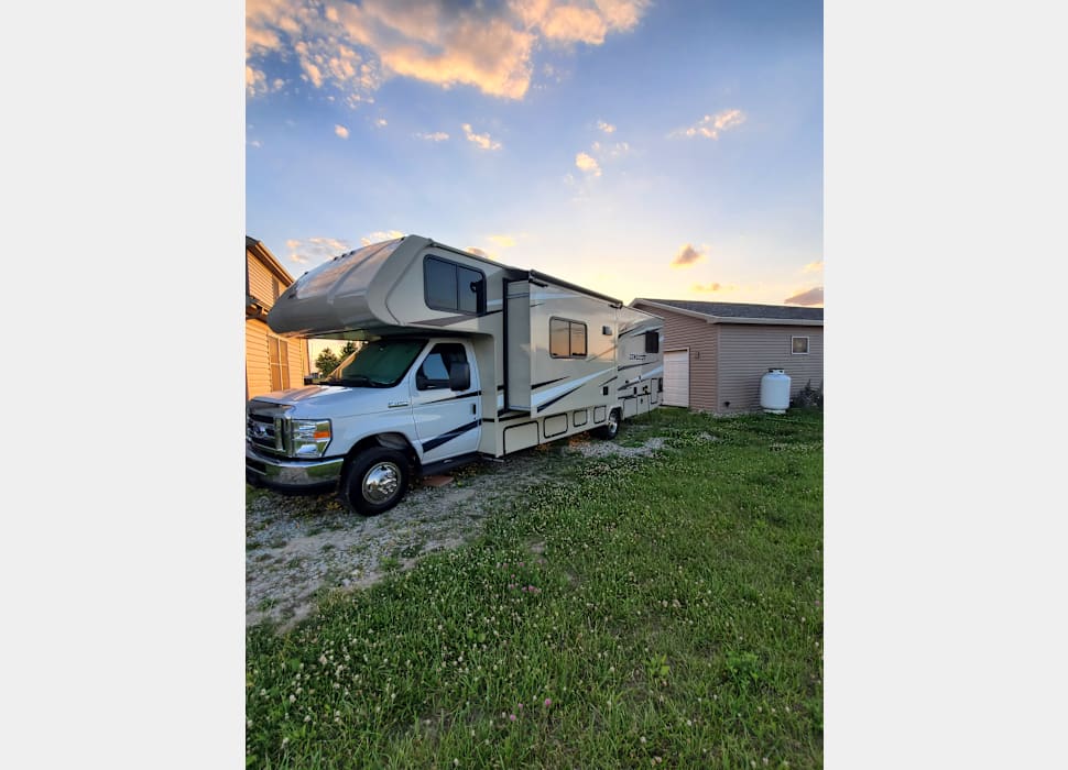 Class C Motor Home rentals in Rockford