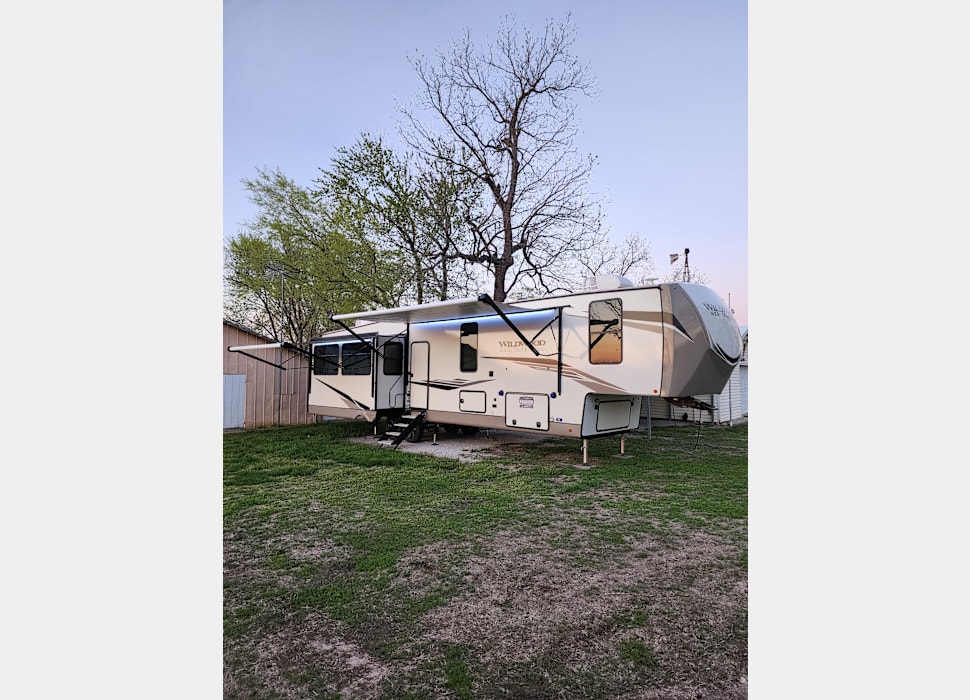 Fifth Wheel rentals in Ozark
