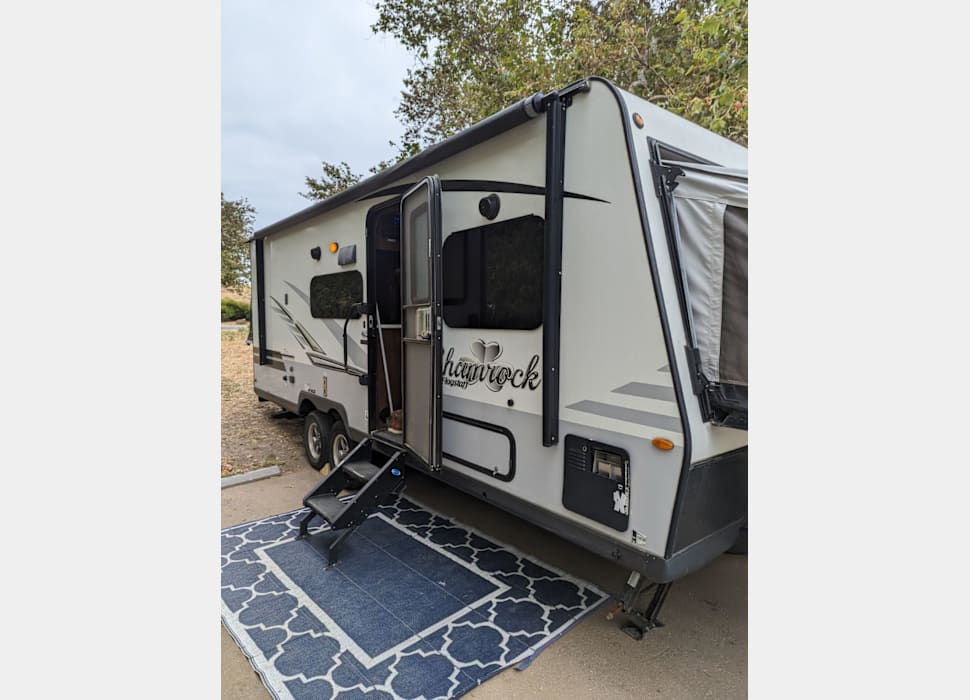 Pop-up Camper rentals in Ventura
