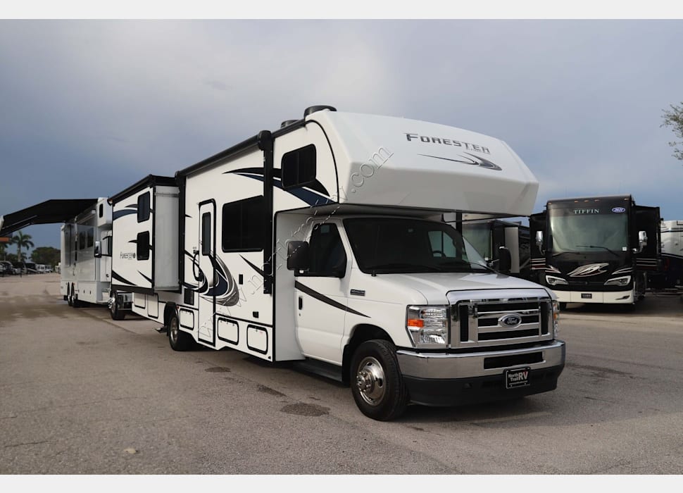 Class C Motor Home rentals in Fort Myers