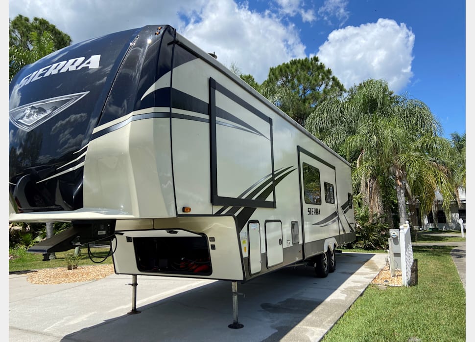 Fifth Wheel rentals in Foley