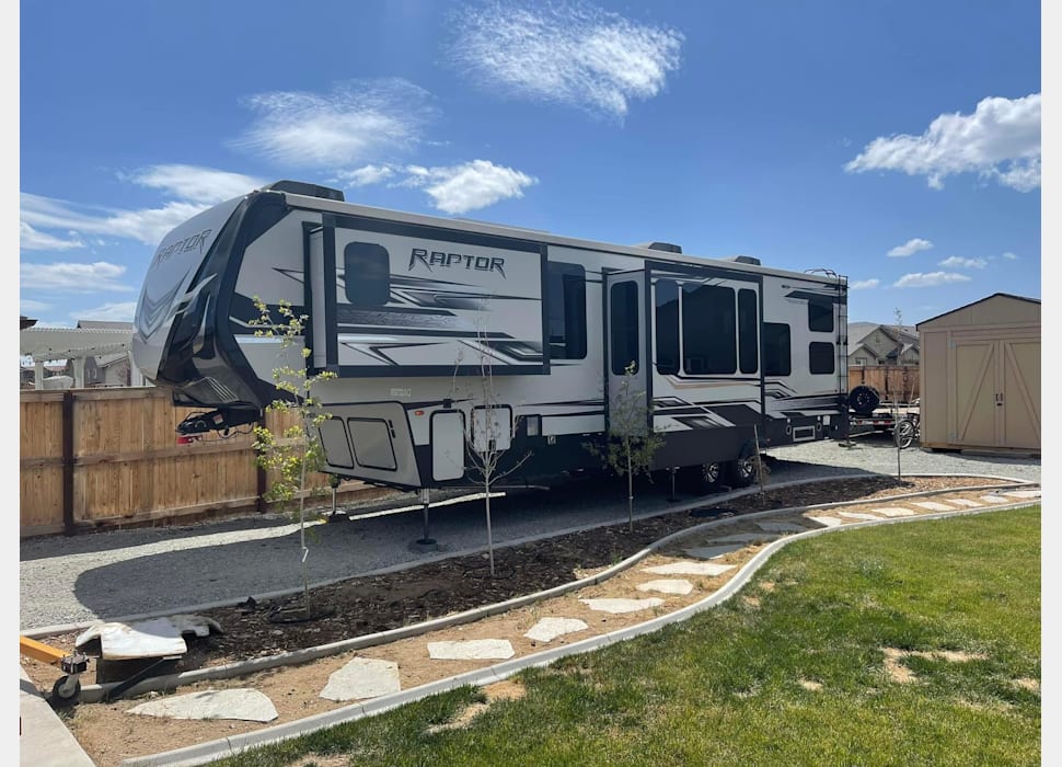 Fifth Wheel rentals in Reno