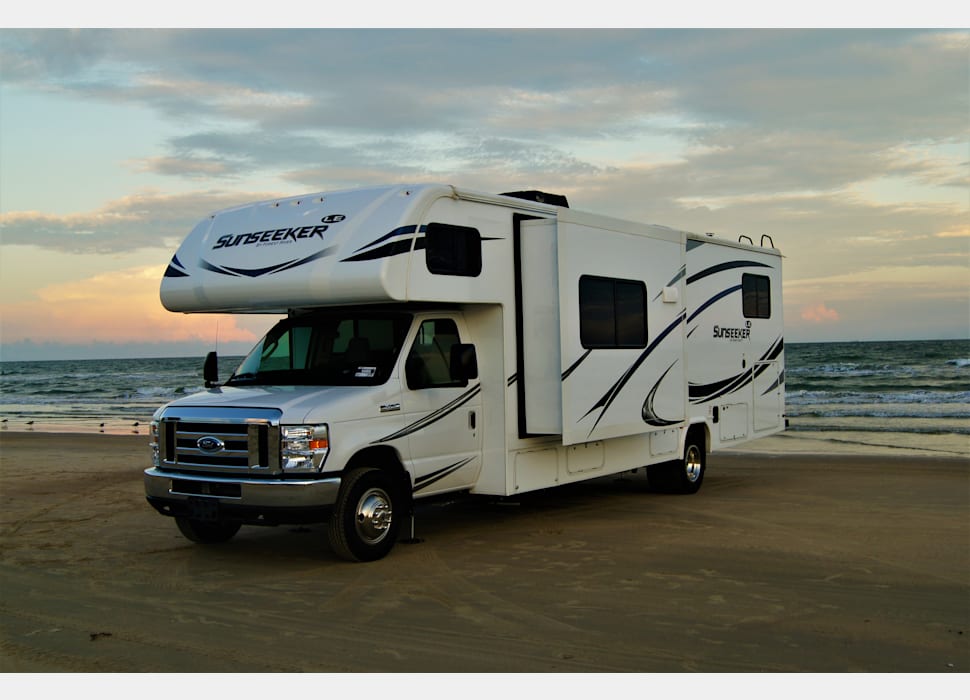 Class C Motor Home rentals in Houston