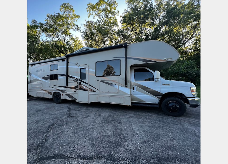 Class C Motor Home rentals in Janesville