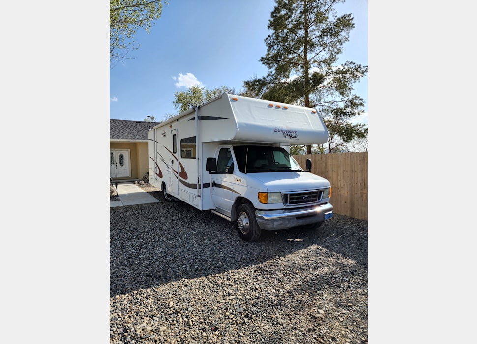 Class C Motor Home rentals in Winnemucca