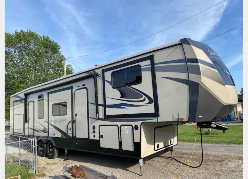 Fifth Wheel rentals in Franklin