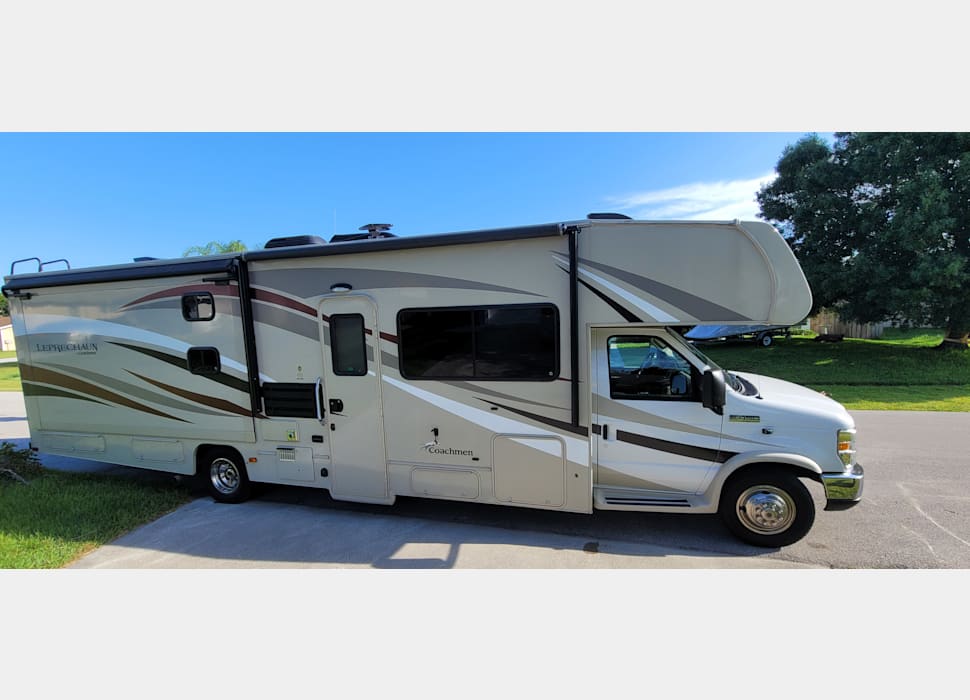 Class C Motor Home rentals in Loxahatchee