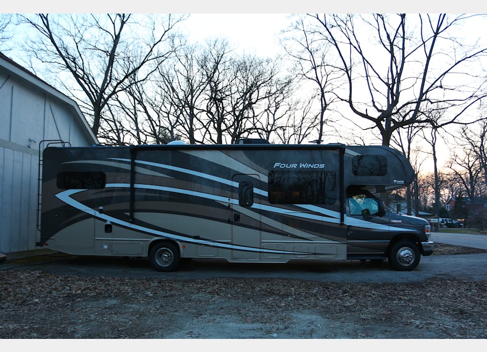 Class C Motor Home rentals in Chicago