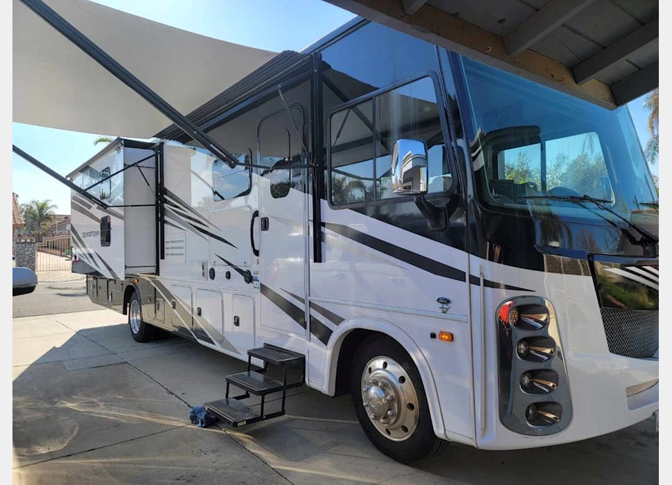 Class A Motor Home rentals in Simi Valley