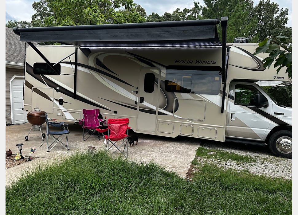 Class C Motor Home rentals in Hallsville