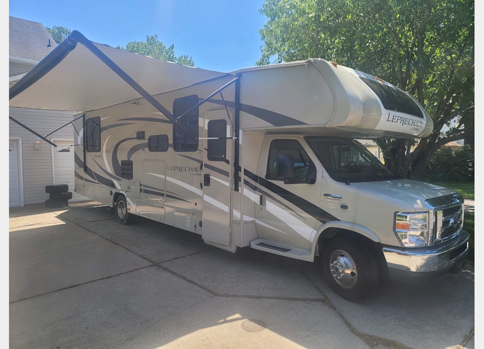Class C Motor Home rentals in Hampton