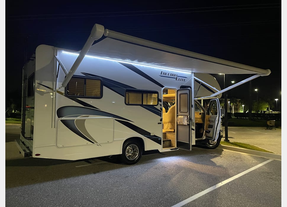 Class C Motor Home rentals in Hialeah