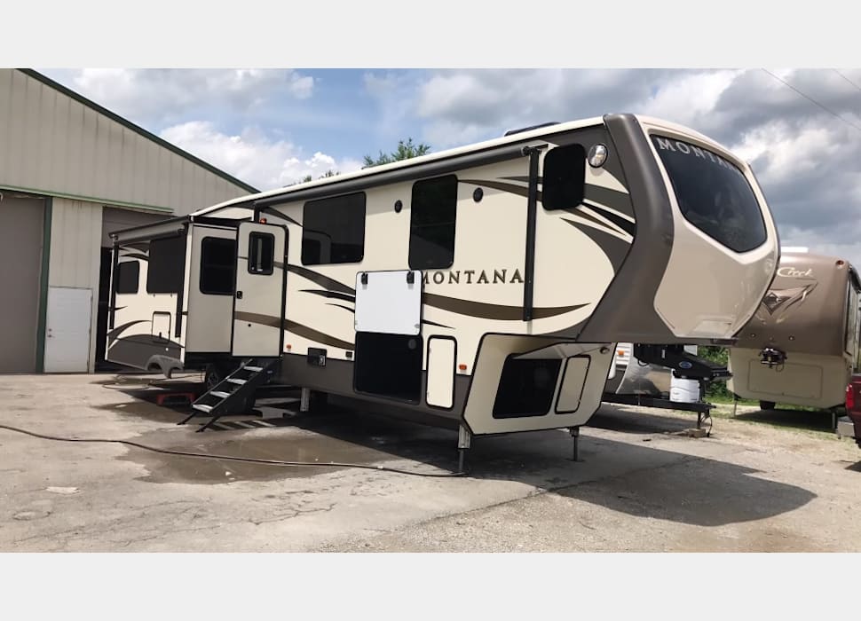 Fifth Wheel rentals in Seymour