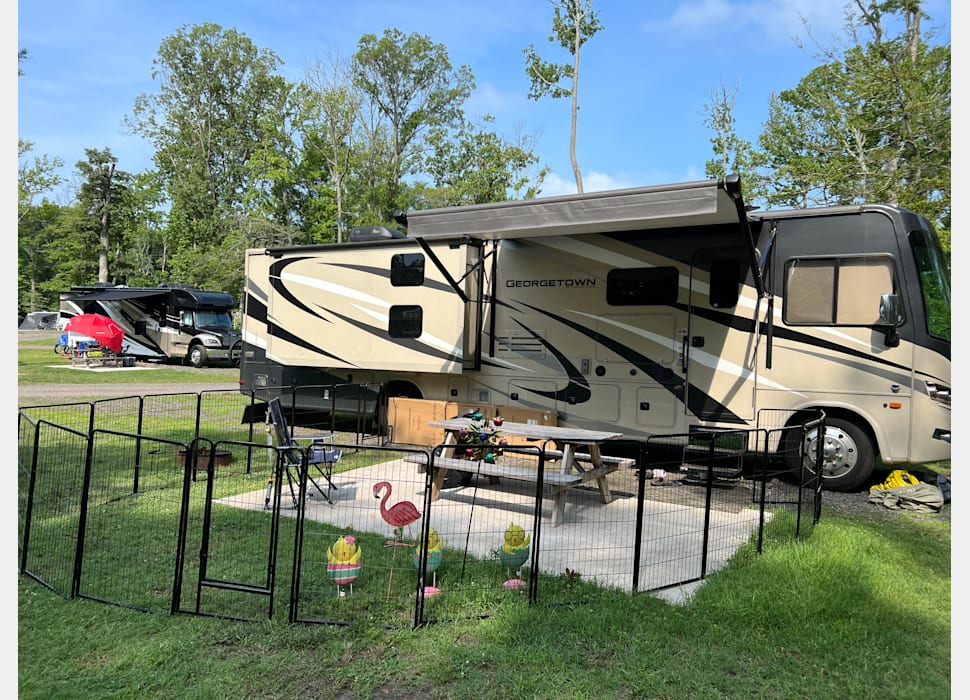 Class A Motor Home rentals in Elkton
