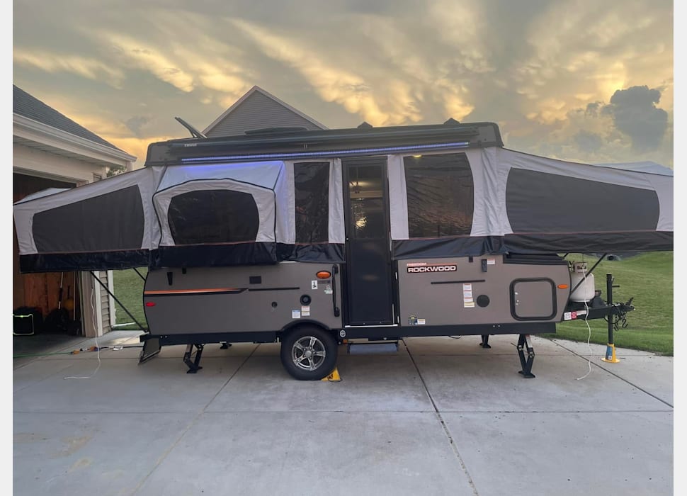 Pop-up Camper rentals in Palatine