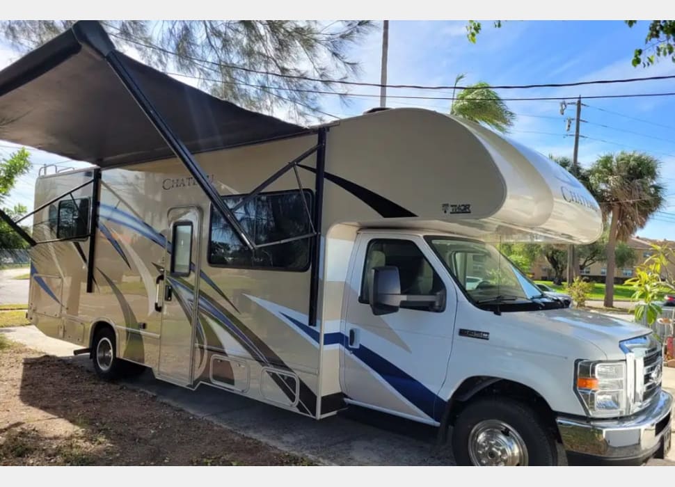 Class C Motor Home rentals in Port Washington