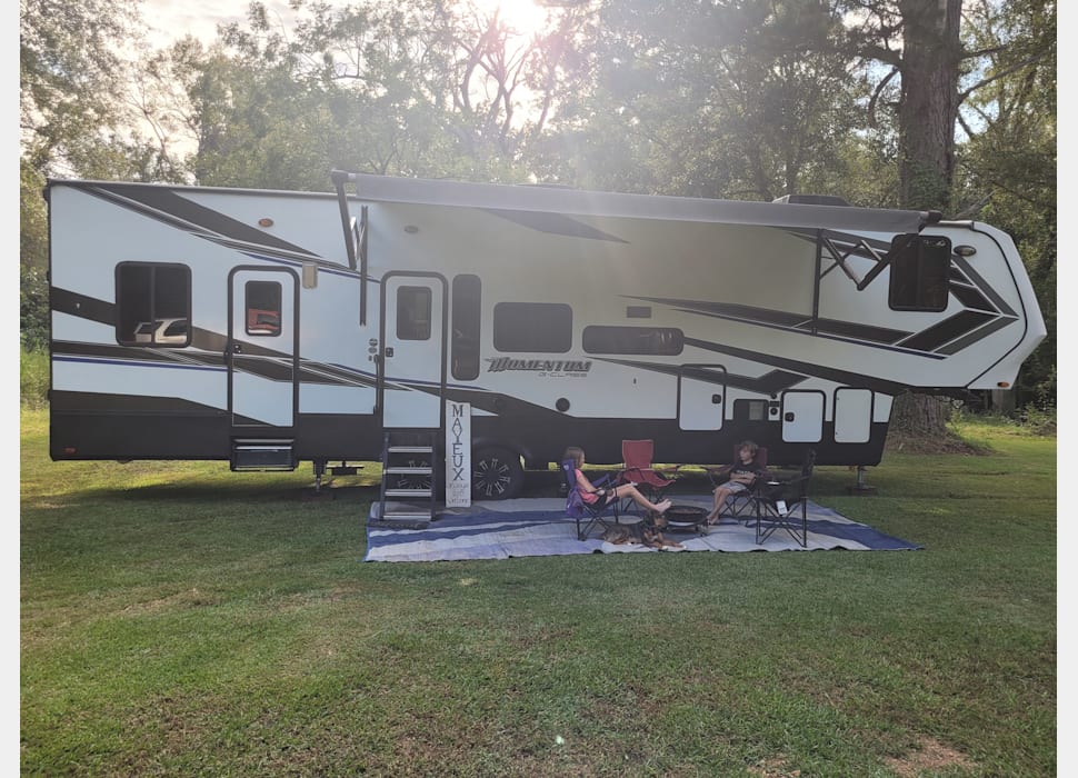 Fifth Wheel rentals in Poplarville